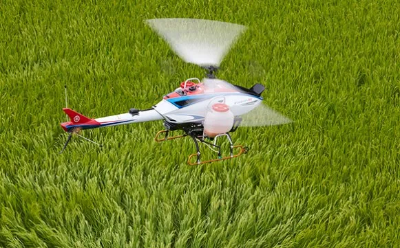 農薬散布で活躍！産業用無人ヘリコプター